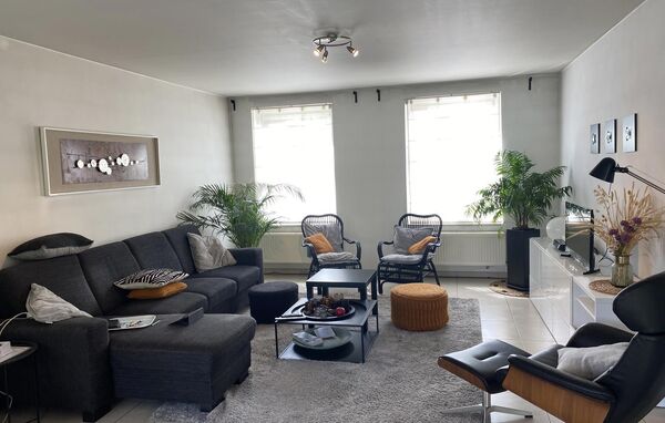 Ruime woning met 5 slaapkamers en tuin