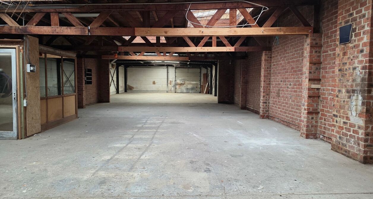 Gebouw voor gemengd gebruik te huur in Holsbeek
