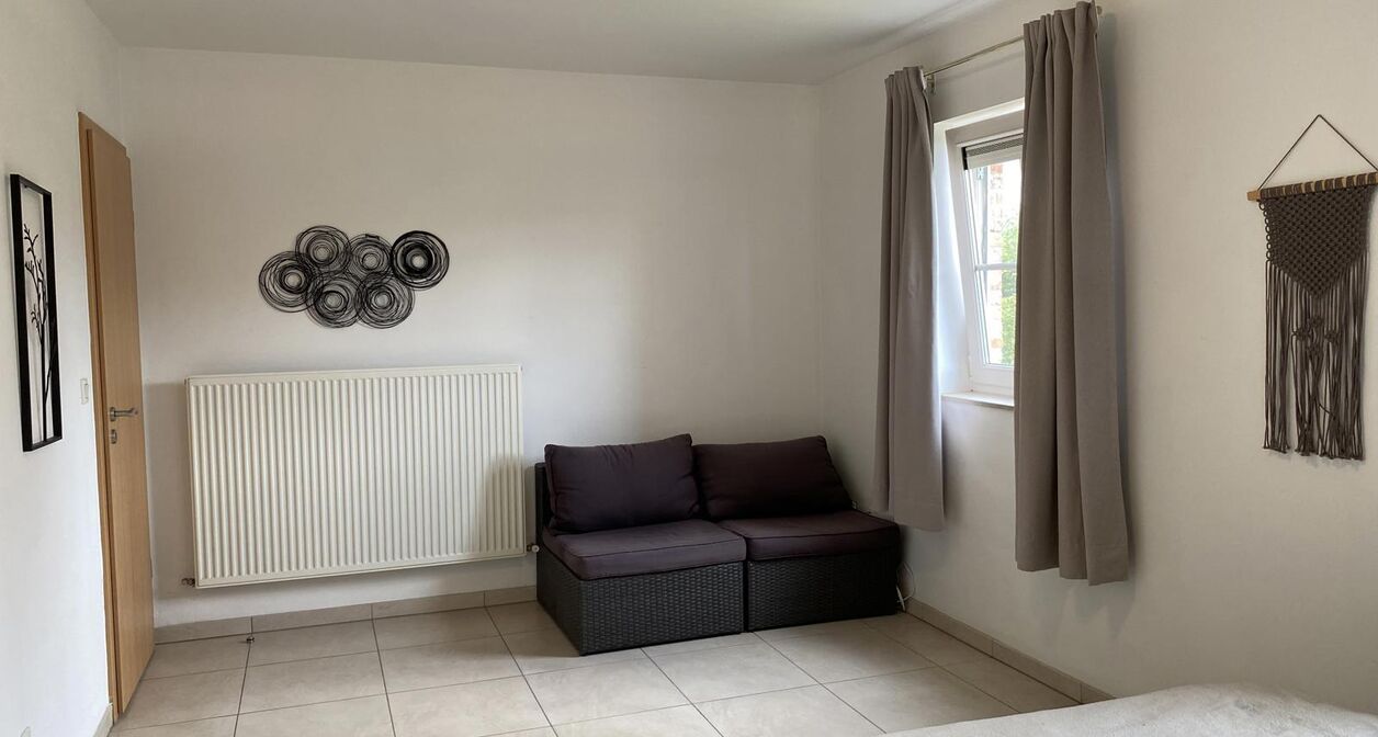 Ruime woning met 5 slaapkamers en tuin