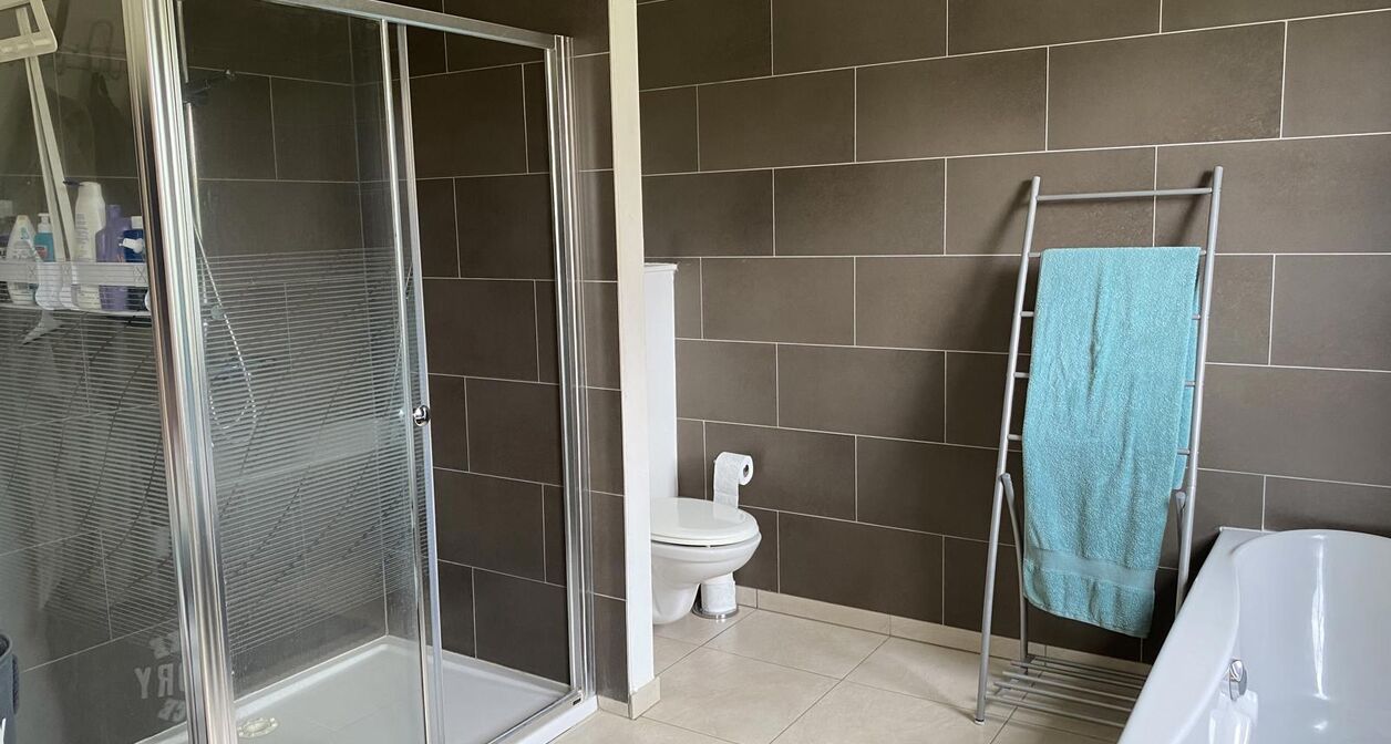 Ruime woning met 5 slaapkamers en tuin