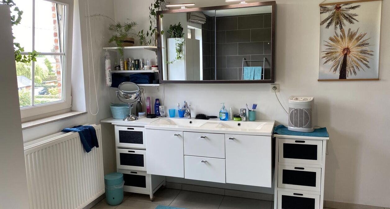 Ruime woning met 5 slaapkamers en tuin