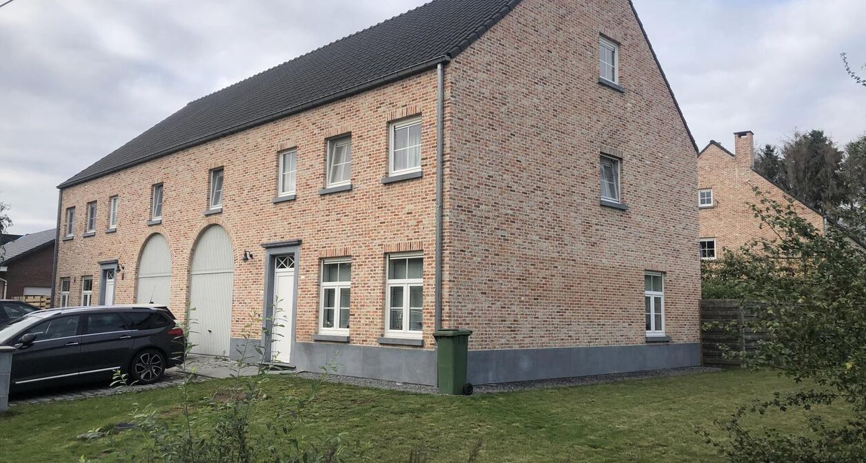 Ruime woning met 5 slaapkamers en tuin